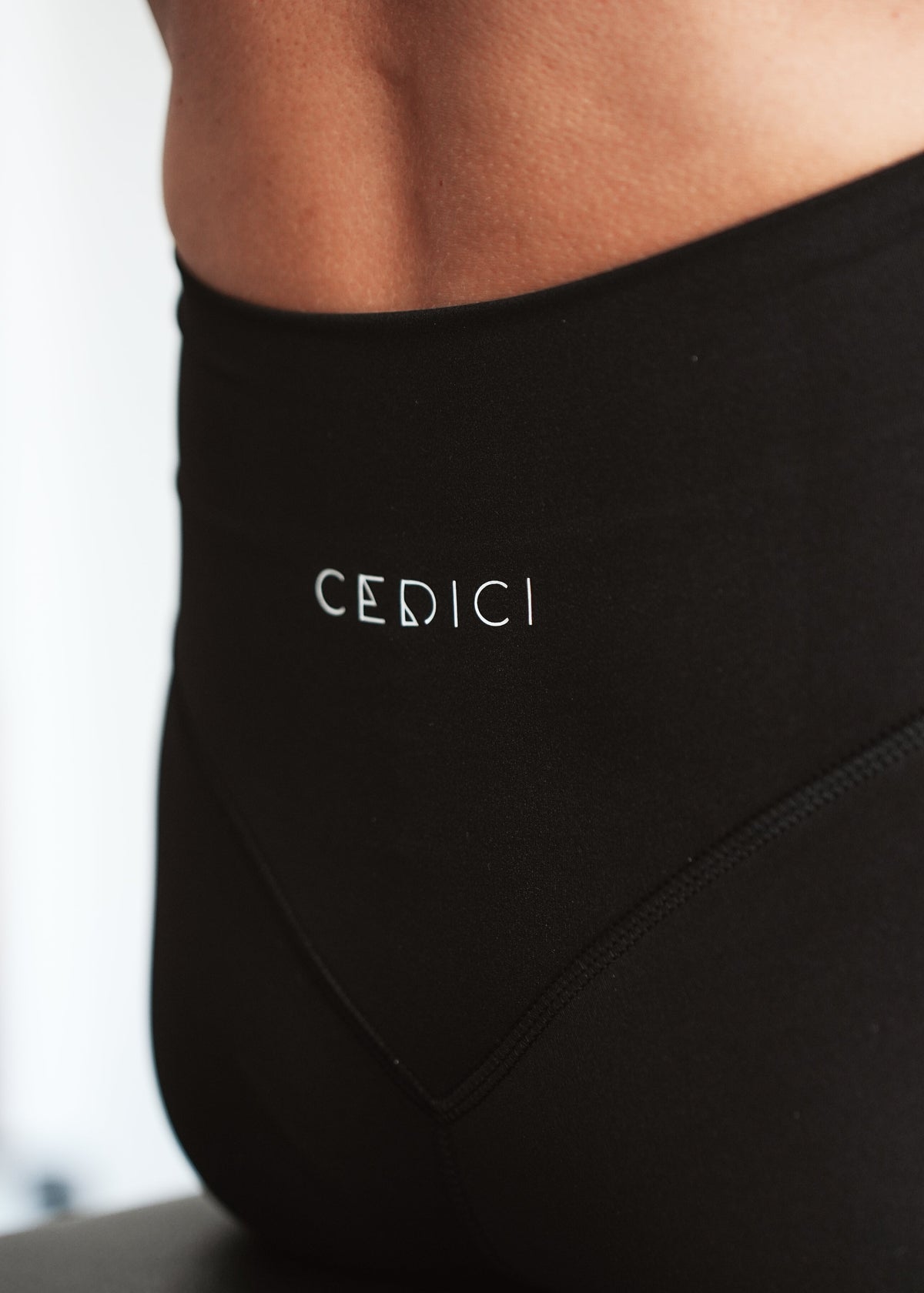 FORM01 Active Set – Black