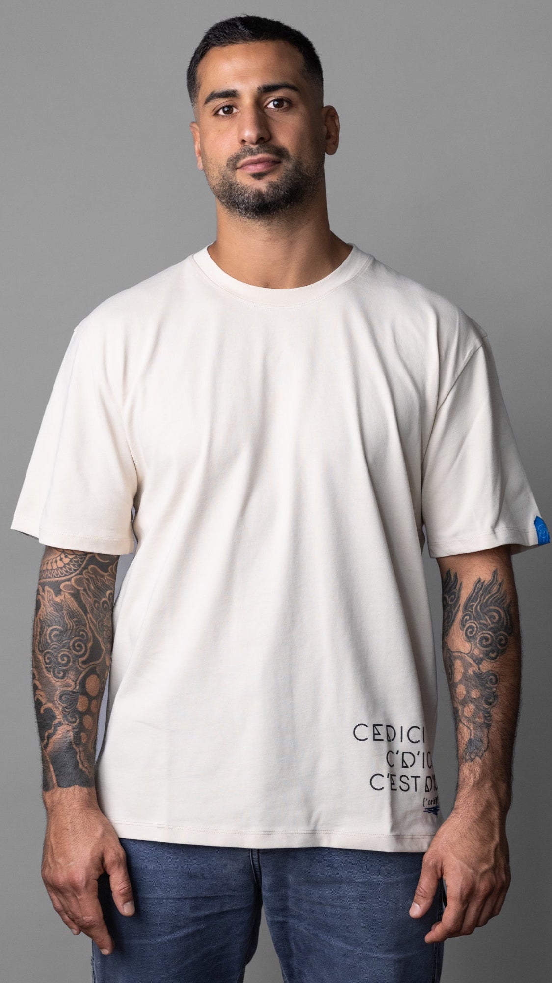 CEDICI_Shooting_Beige_oversize_Tshirt_Companions