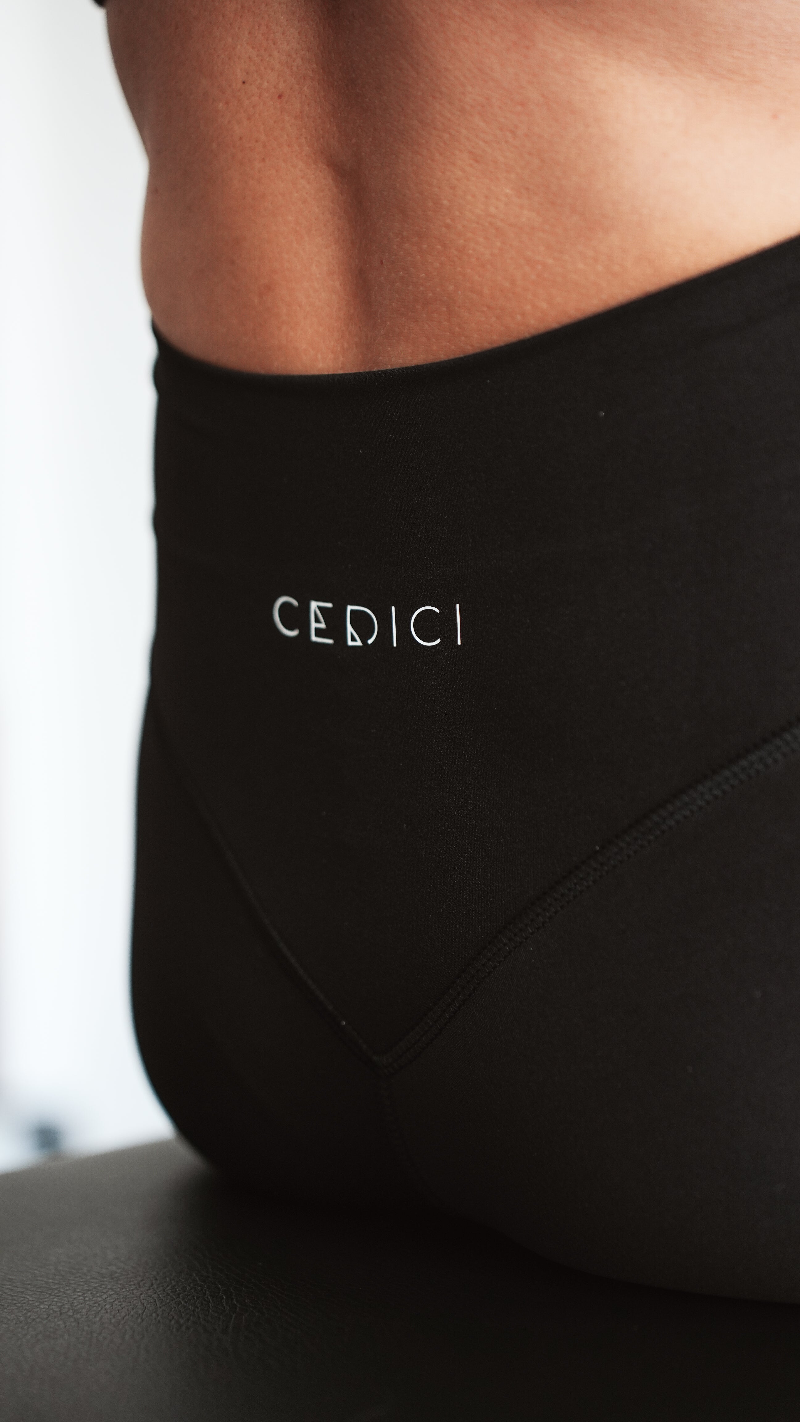 FORM01 Active Set – Black